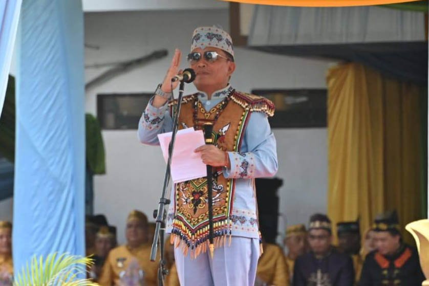 Pimpin Upacara Hari Jadi Kobar, Gubernur Ajak Kembangkan Potensi Sektor Unggulan Lokal