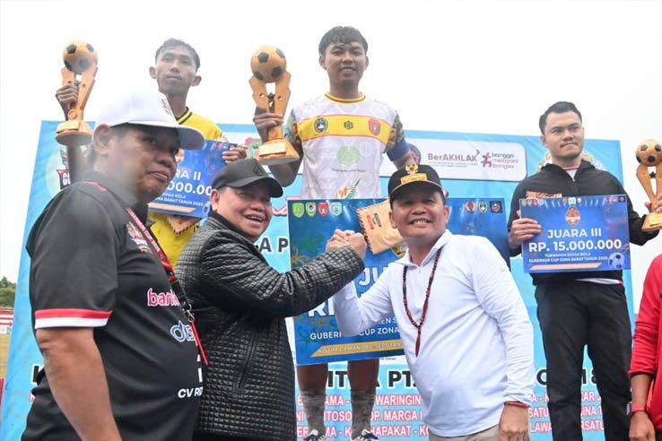 Agustiar Sabran Resmi Tutup Turnamen Sepak Bola Gubernur Cup Zona Barat