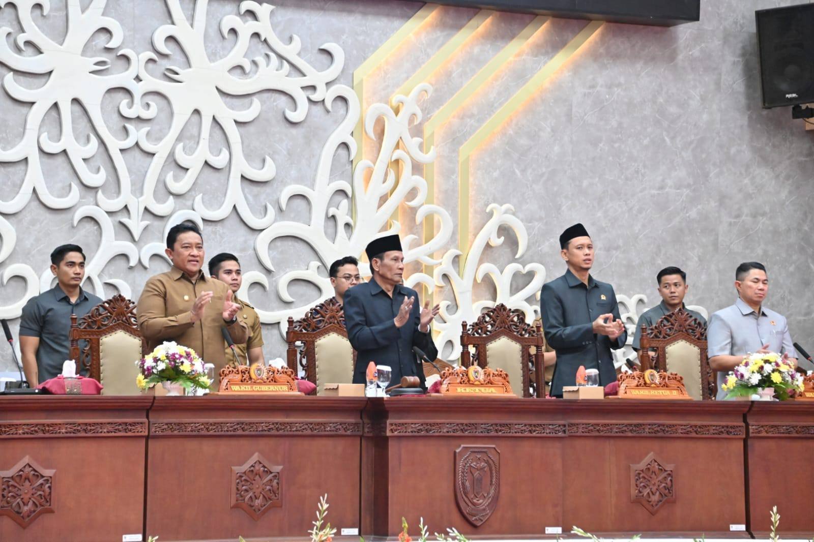 Rapur Penyampaian Pidato Pengantar Gubernur Terkait Nota Keuangan dan Raperda APBD Kalteng 2026