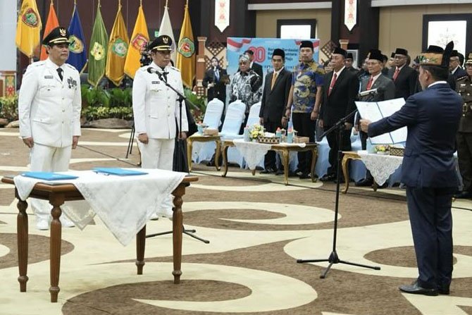 Shalahuddin dan Felix Sonadie Resmi Dilantik Sebagai Bupati dan Wakil Bupati Barito Utara Periode 2025-2030