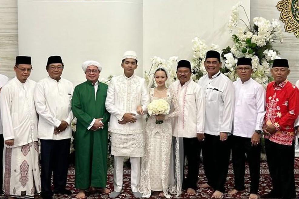Bupati Barut Hadiri Akad Nikah Putra Gubernur Kalteng