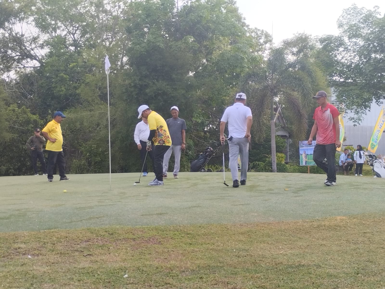 Pegolf Jakarta, Banjarmasin, dan Surabaya Ramaikan Turnamen Golf Piala Bupati Barsel