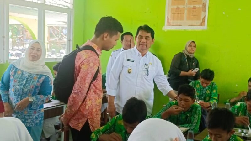 Kunjungan Bupati Mendapat Apresiasi Kepala MTsN Barut