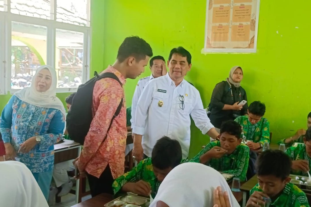 Kunjungan Bupati Mendapat Apresiasi Kepala MTsN Barut