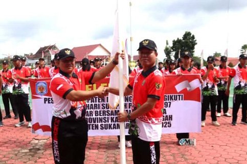 Pemkab Mura Lepas Peserta Upacara Hari Sumpah Pemuda Ke-97 dan IBAB Tingkat Kalteng