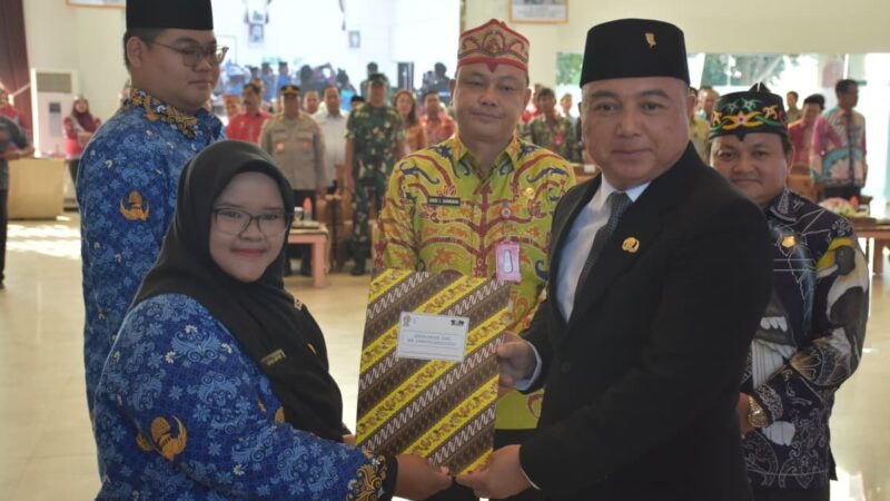 Hadiri Pelantikan Pejabat Fungsional dan Penyerahan SK PPPK, Ini Harapan Ketua DPRD Kapuas