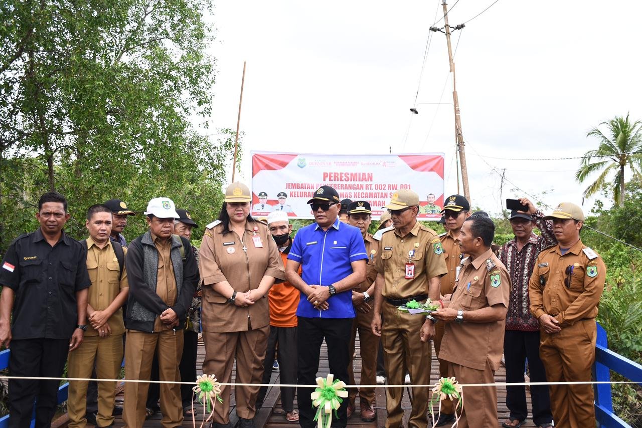 Hadiri Peresmian Jembatan Penyeberangan, Anggota Komisi III DPRD Kapuas Apresiasi Langkah Pemda