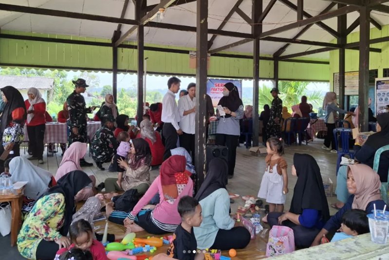 Satgas TMMD KE-126 Kodim 1013/Mtw Lakukan Pendampingan Posyandu dan Posbindu di Desa Jamut