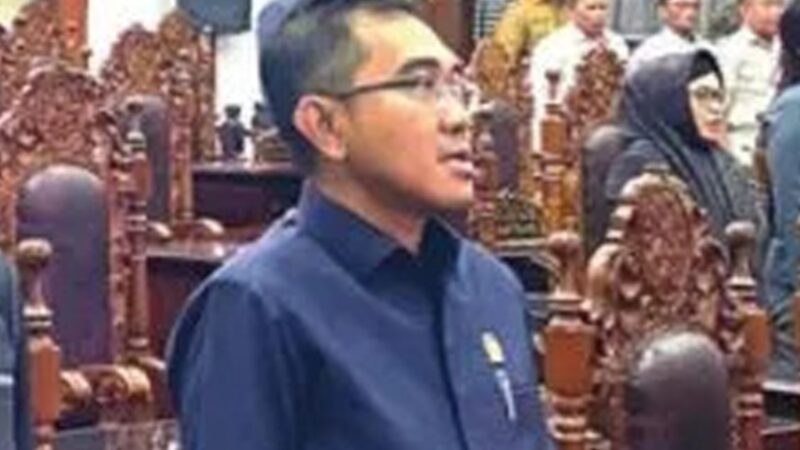 Dewan Kapuas Pembangunandan Penataan Bundaran Tugu Adipura