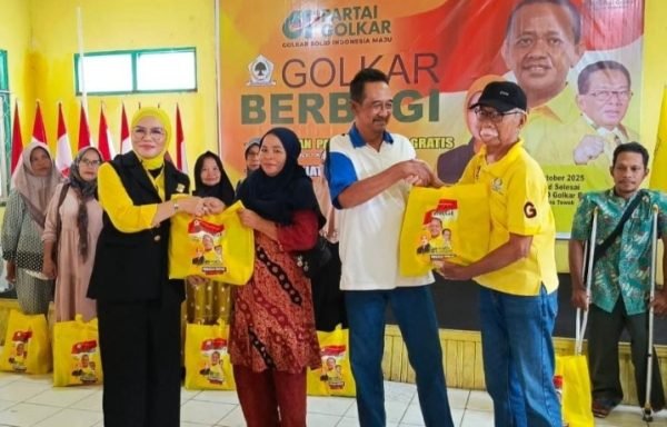 Bakti Sosial Cek Kesehatan dan Pembagian Paket Sembako oleh Partai Golkar Barito Utara