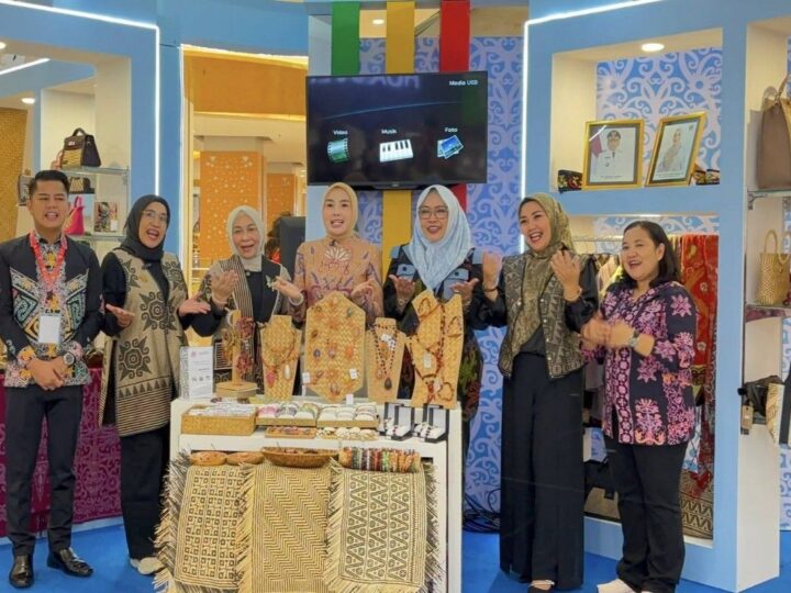Dekranasda Kalteng Promosikan Produk Unggulan Daerah di Pameran Kriya Nasional