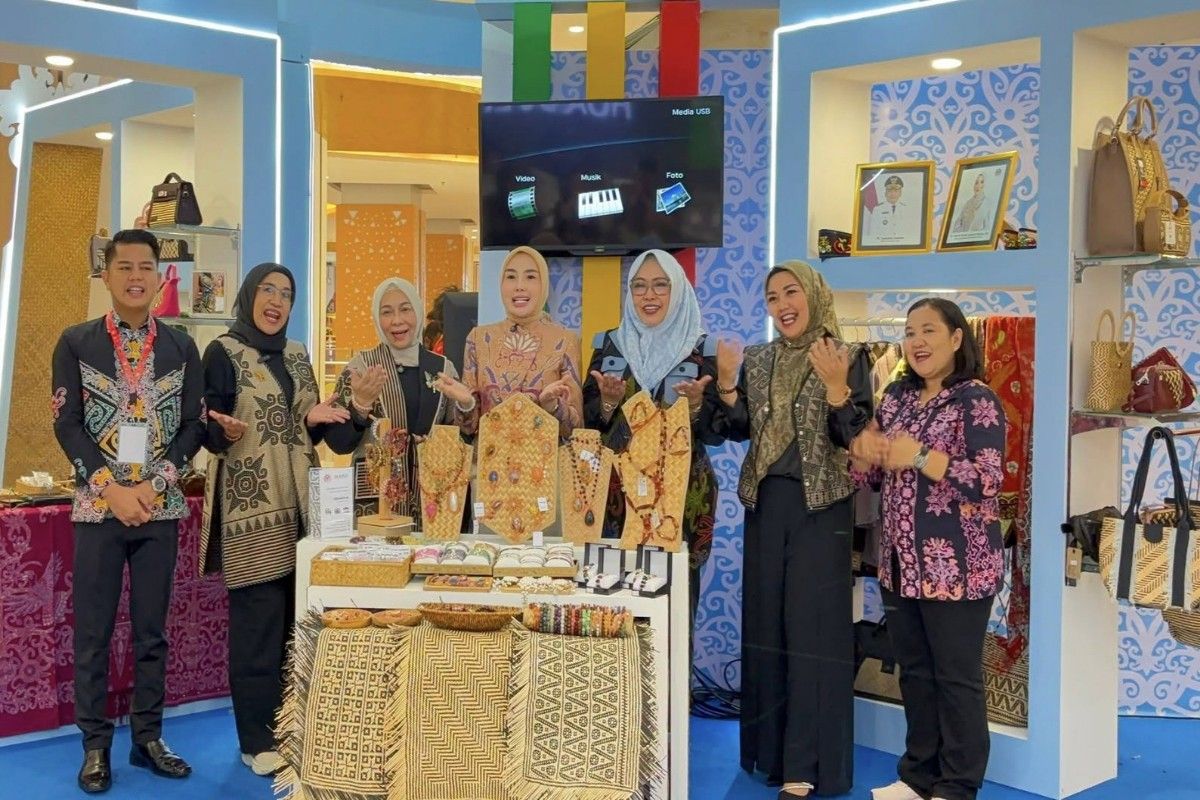 Dekranasda Kalteng Promosikan Produk Unggulan Daerah di Pameran Kriya Nasional